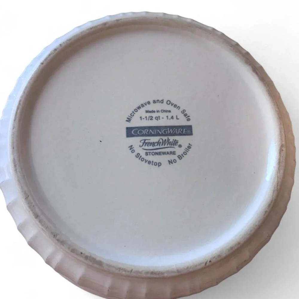 CorningWare French White 1.5 Qt Round Stoneware Casserole Souffle Dish 7.5